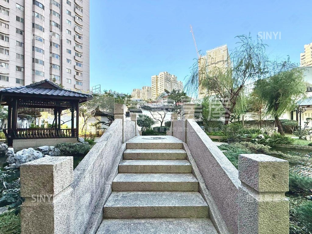 大地交響稀有四房雙平車位房屋室內格局與周邊環境