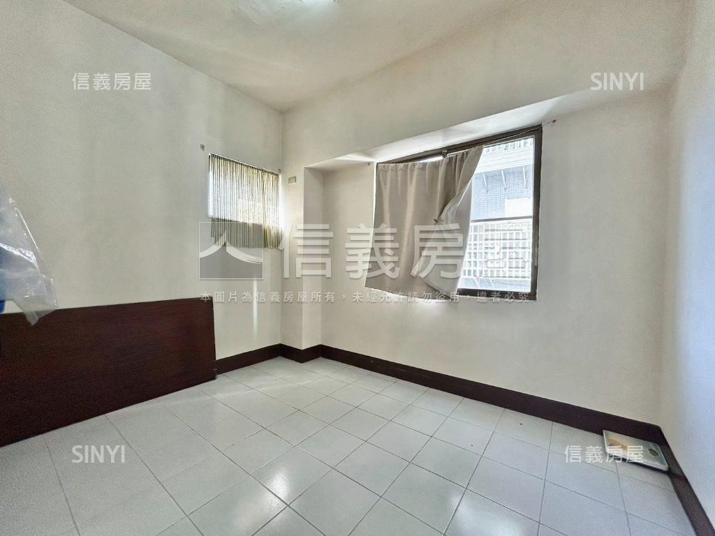 南港國宅．電梯三房房屋室內格局與周邊環境