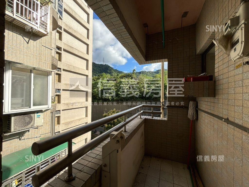 南港國宅．電梯三房房屋室內格局與周邊環境