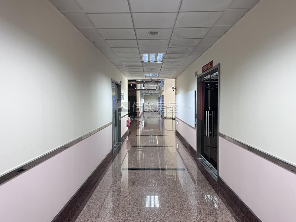 內科挑高帷幕辦公誠意出售房屋室內格局與周邊環境