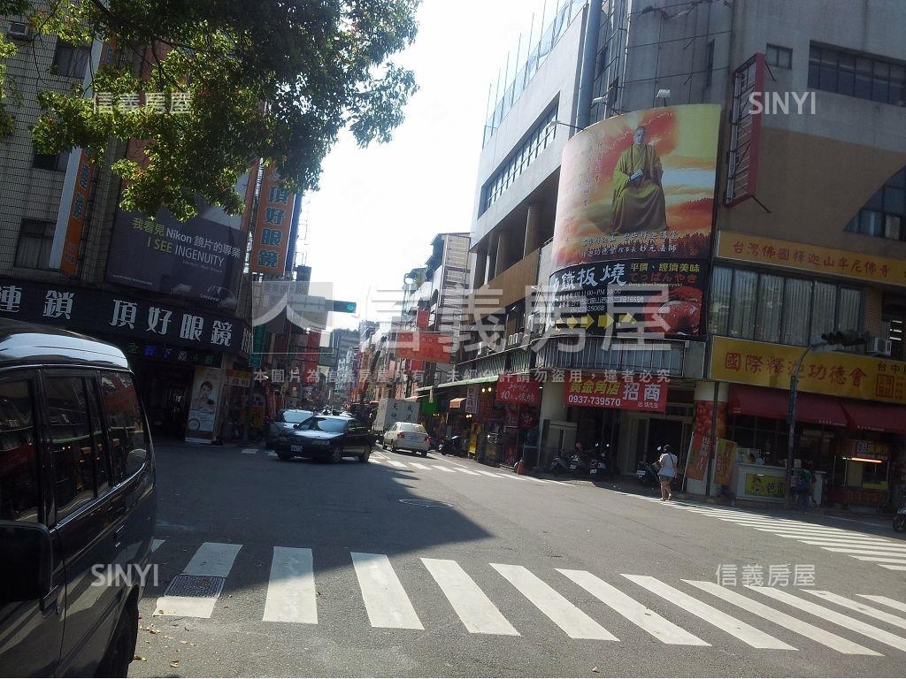 北平路大空間大面寬透店房屋室內格局與周邊環境