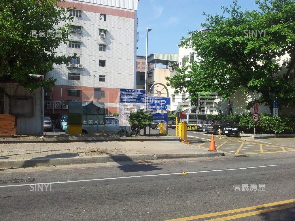 北平路大空間大面寬透店房屋室內格局與周邊環境