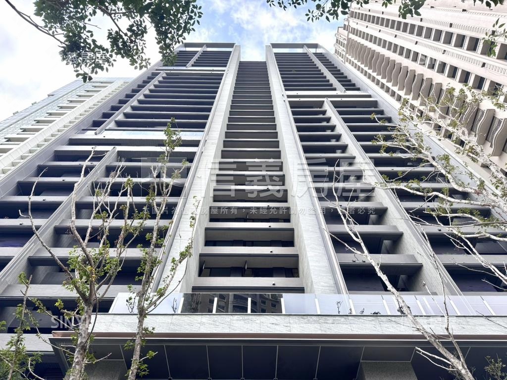 市政１號院高樓兩房平車房屋室內格局與周邊環境