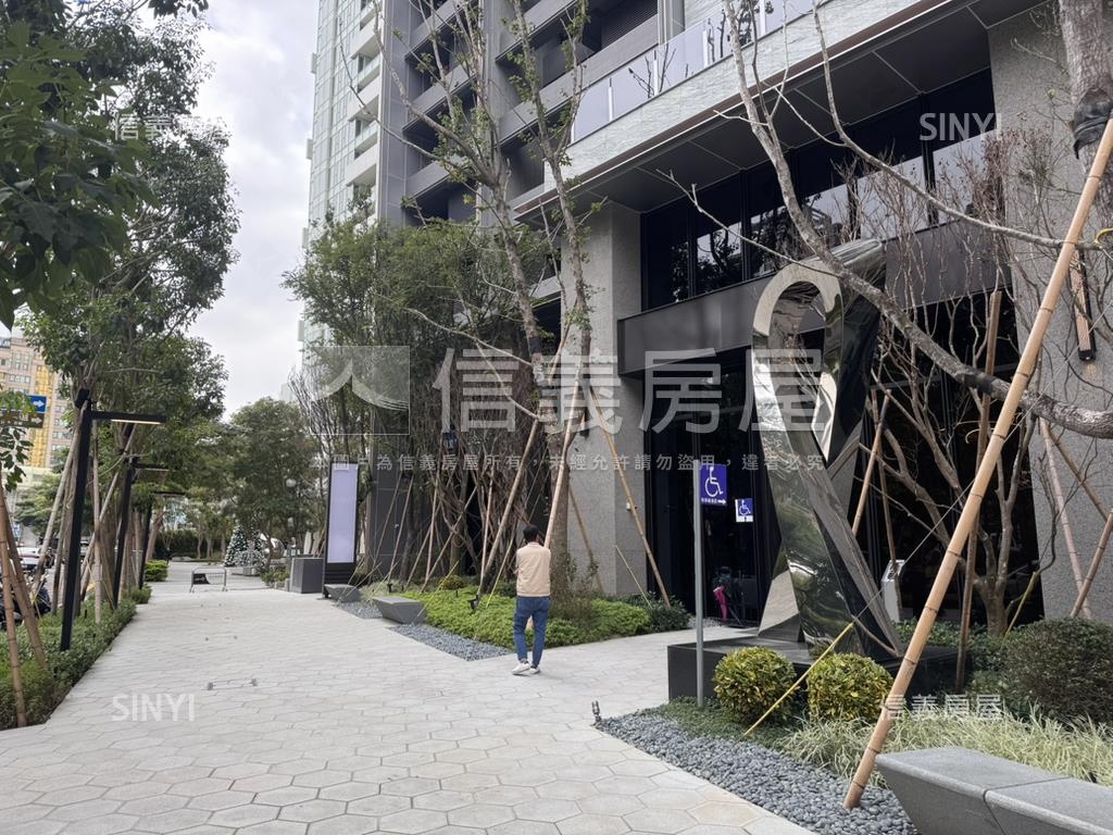 市政１號院高樓兩房平車房屋室內格局與周邊環境