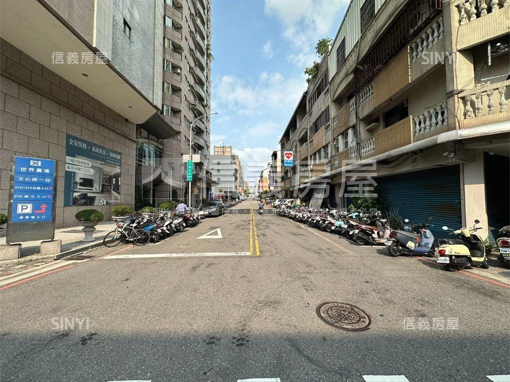 面寬８米多近捷運挑高店面房屋室內格局與周邊環境
