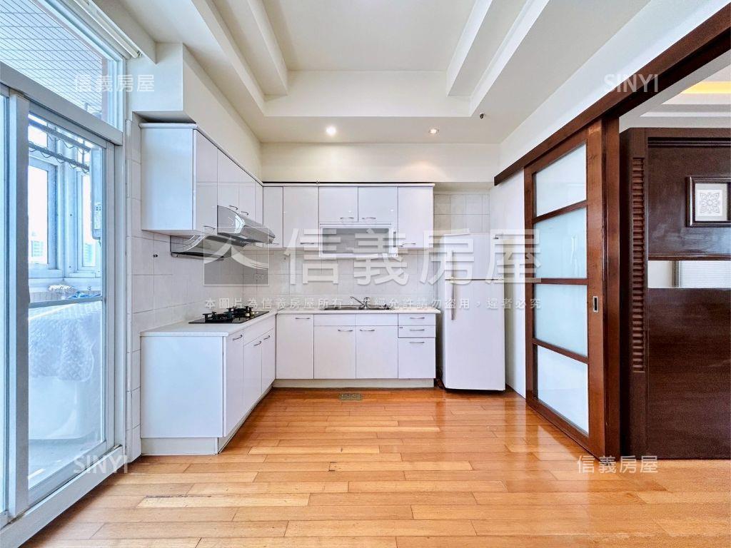 酷三木日光大３房休旅車位房屋室內格局與周邊環境