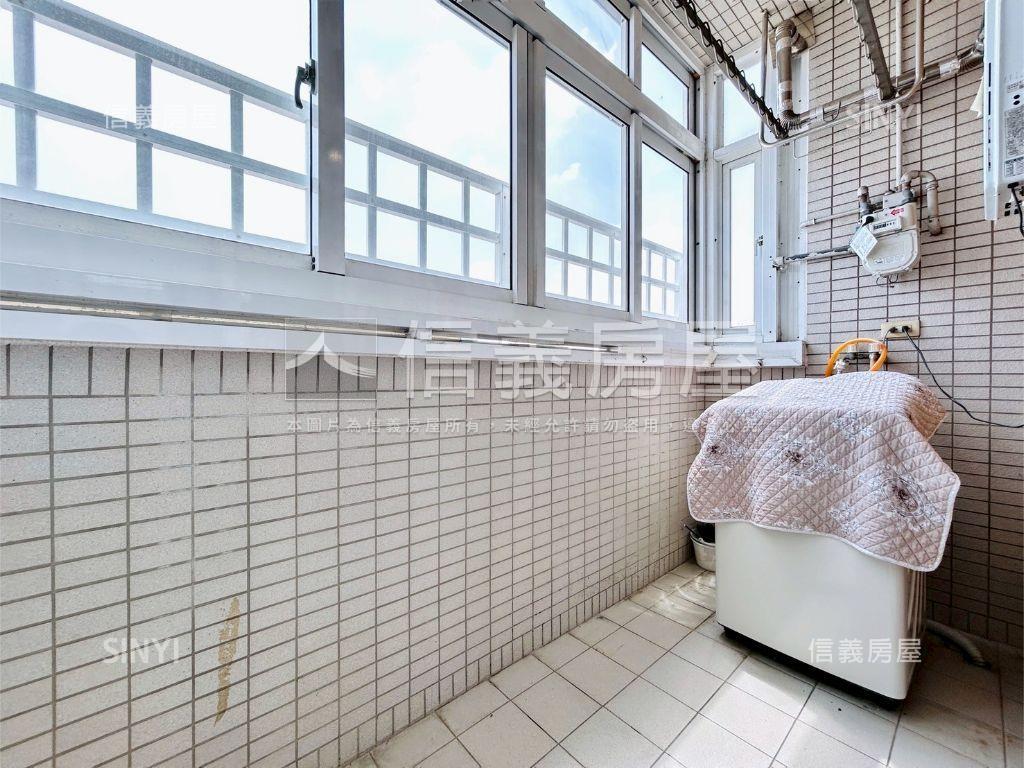 酷三木日光大３房休旅車位房屋室內格局與周邊環境