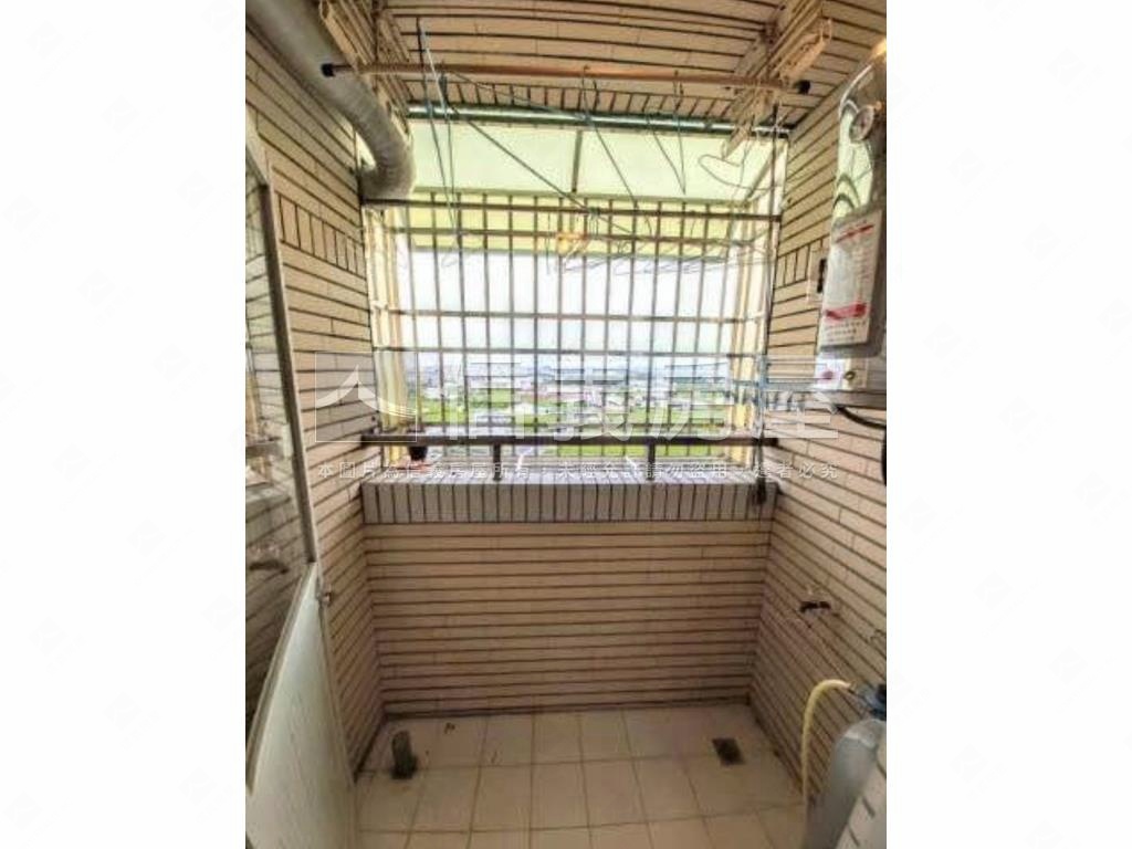 歸仁市區陽台進出大三房房屋室內格局與周邊環境
