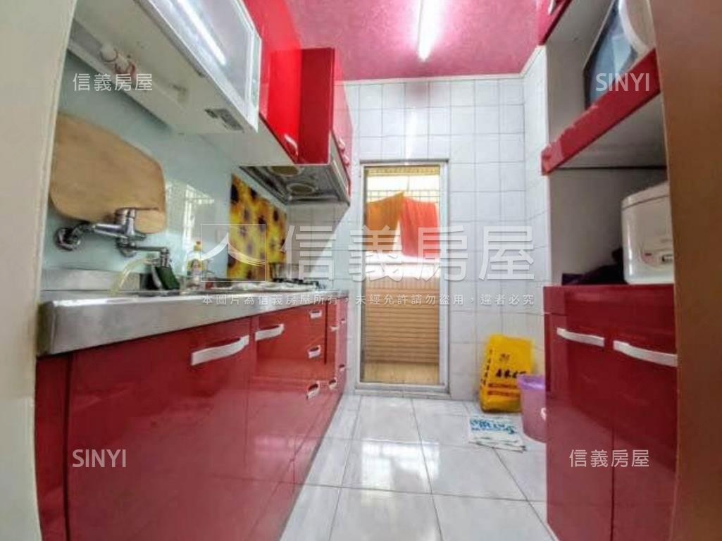 歸仁市區陽台進出大三房房屋室內格局與周邊環境