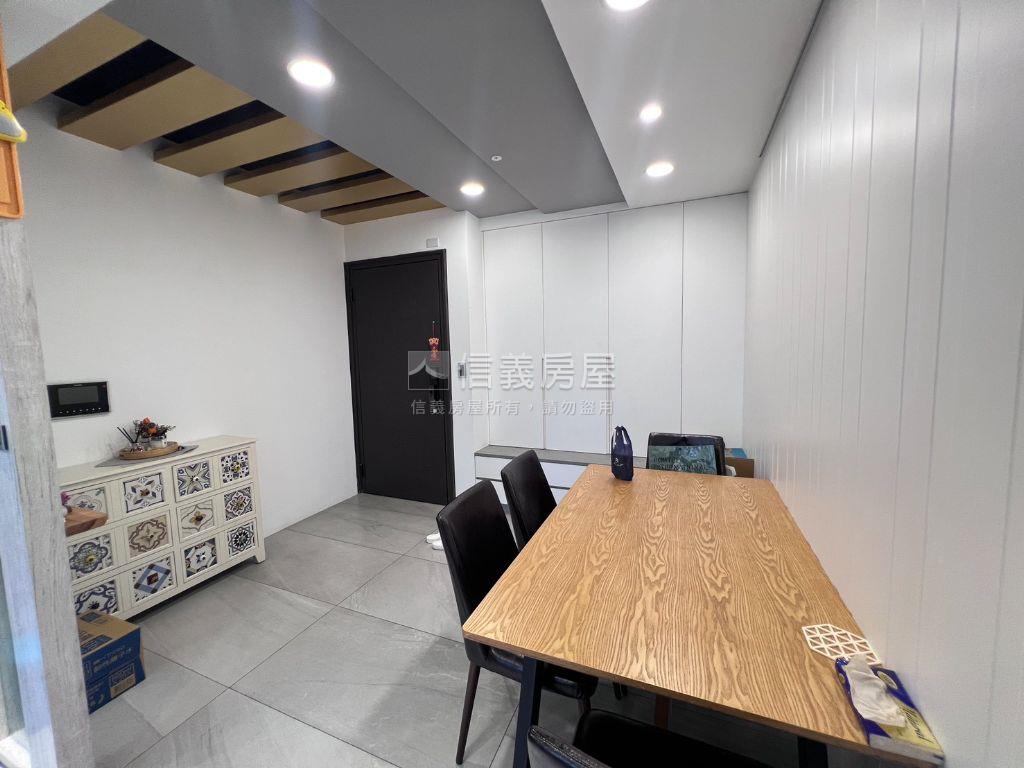 稀有次頂樓最美裝潢３房房屋室內格局與周邊環境