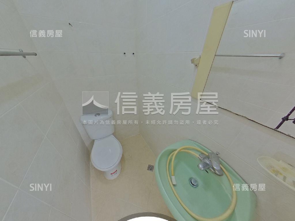區公所近捷運站二樓房屋室內格局與周邊環境