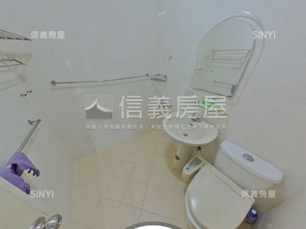 區公所近捷運站二樓房屋室內格局與周邊環境