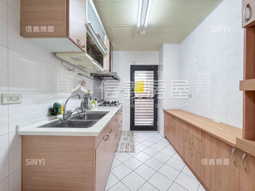 順心平安．高鐵坤山大３房房屋室內格局與周邊環境