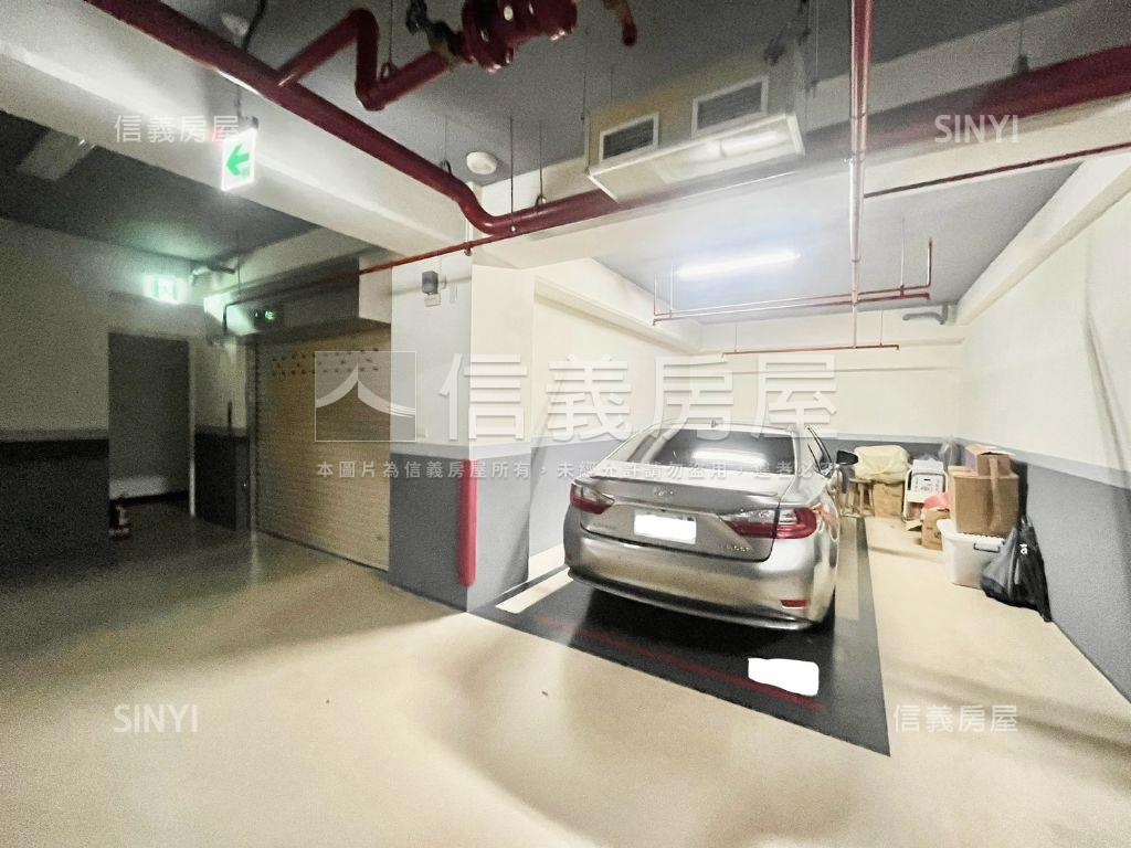 金鶯家電梯四房車位房屋室內格局與周邊環境