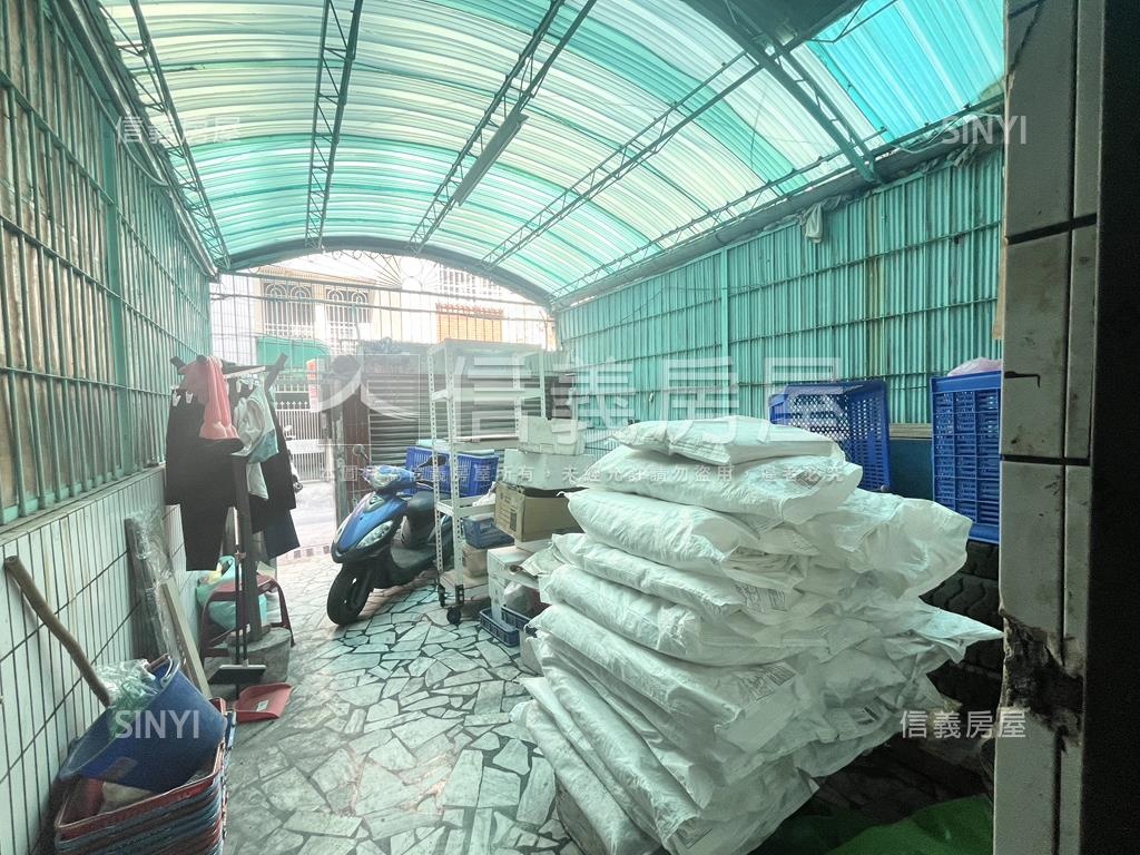 前鎮可停車活巷透天房屋室內格局與周邊環境