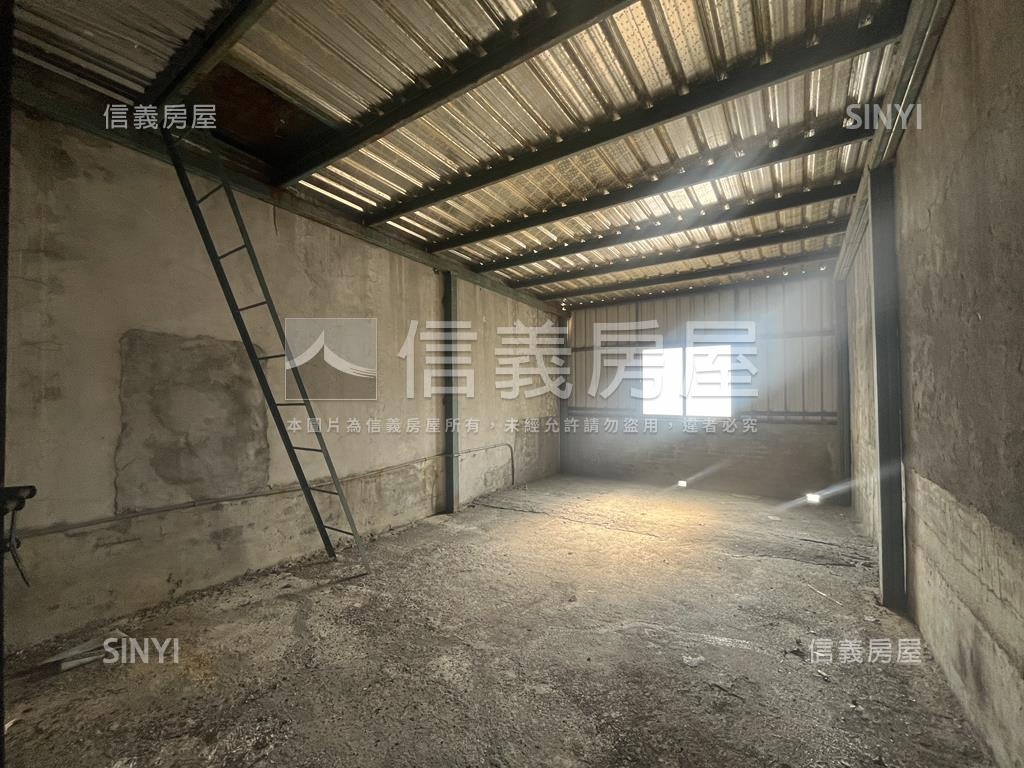 前鎮可停車活巷透天房屋室內格局與周邊環境