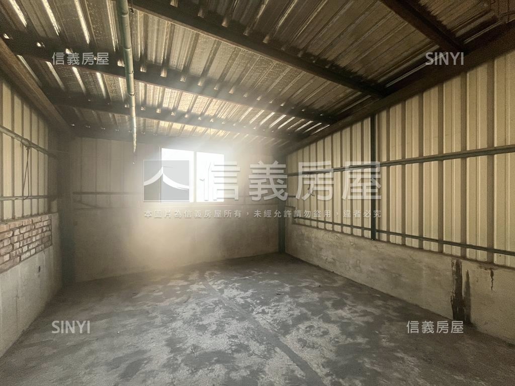 前鎮可停車活巷透天房屋室內格局與周邊環境