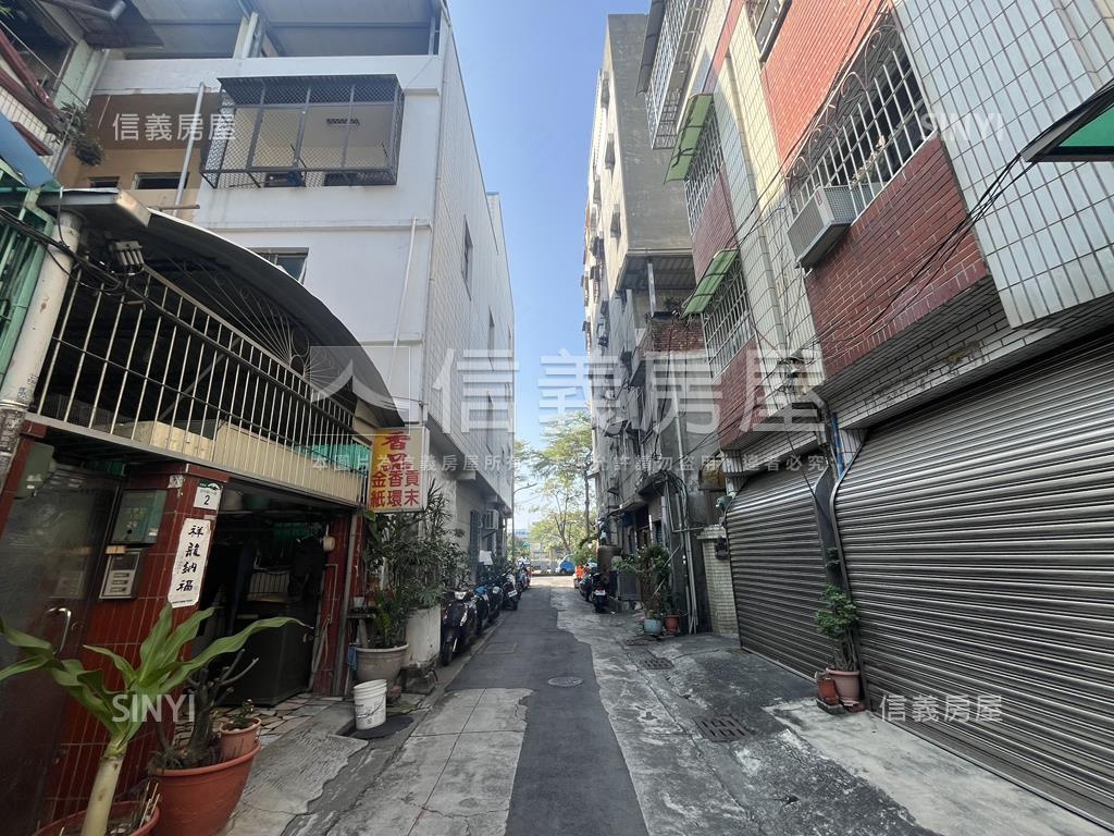 前鎮可停車活巷透天房屋室內格局與周邊環境