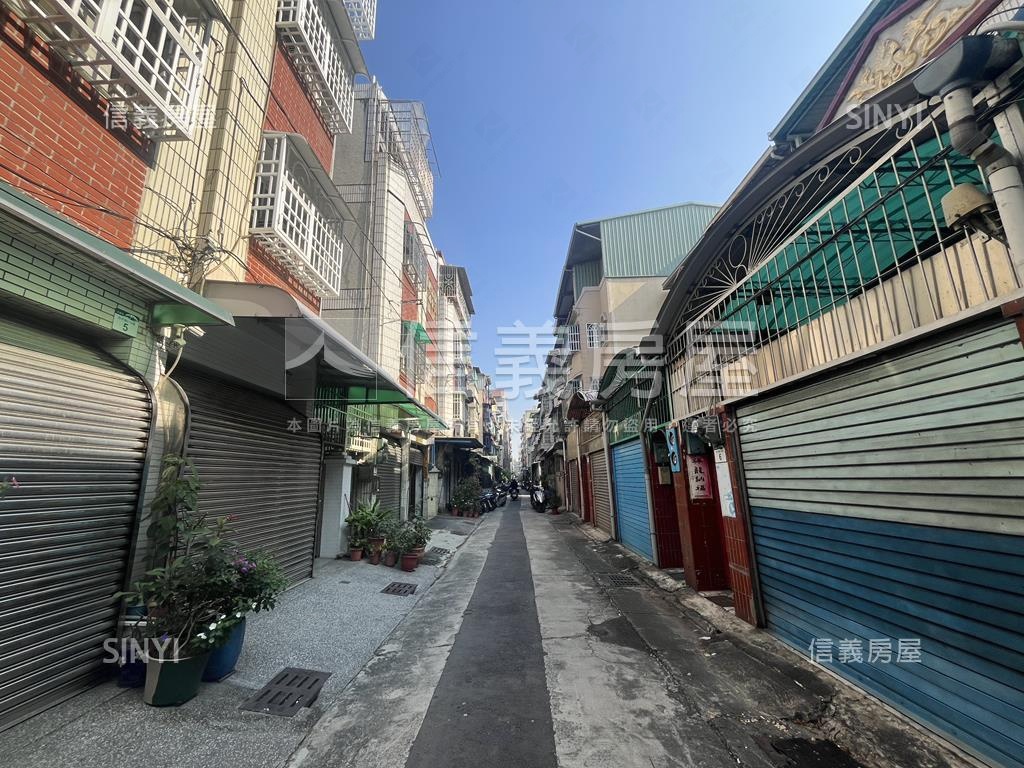 前鎮可停車活巷透天房屋室內格局與周邊環境