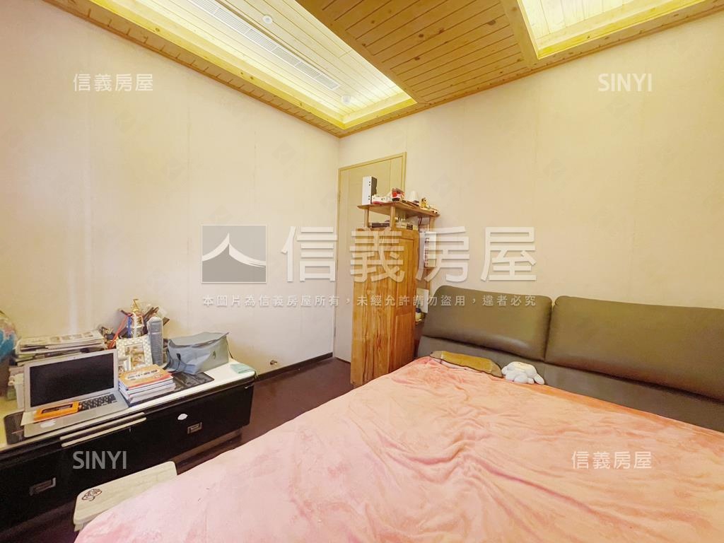 國際館露台戶綠意樹梢美景房屋室內格局與周邊環境