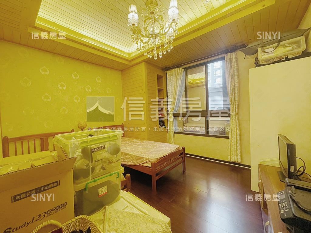 國際館露台戶綠意樹梢美景房屋室內格局與周邊環境