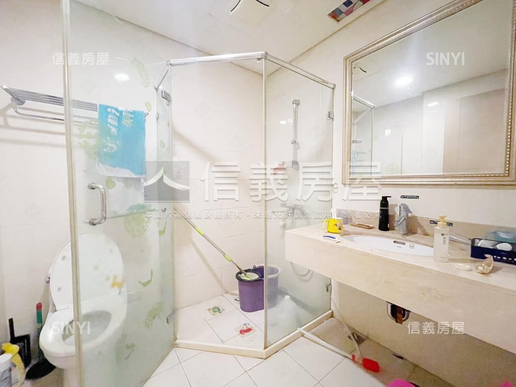 國際館露台戶綠意樹梢美景房屋室內格局與周邊環境