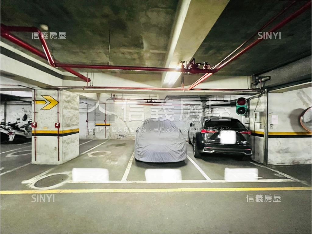 近環球頂天立地三房車位房屋室內格局與周邊環境