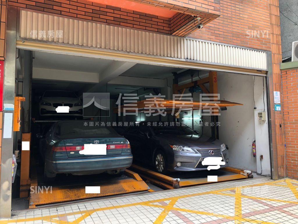 ★中正路★獨立產權車位房屋室內格局與周邊環境