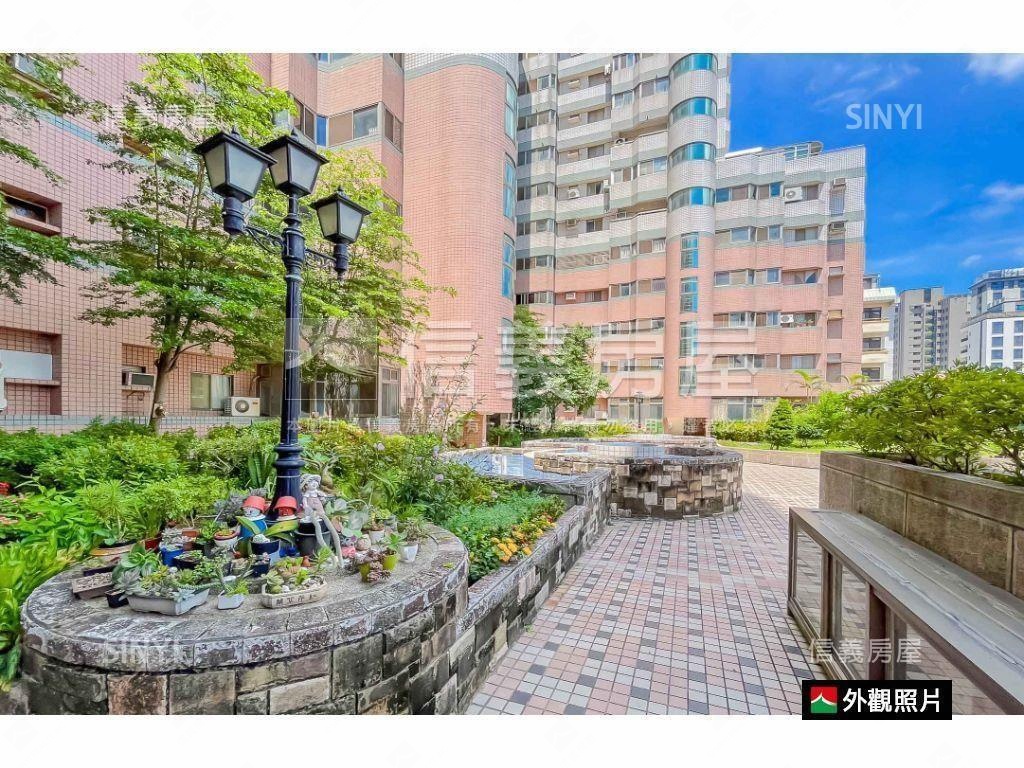 逢甲次頂樓漂亮三房車位房屋室內格局與周邊環境