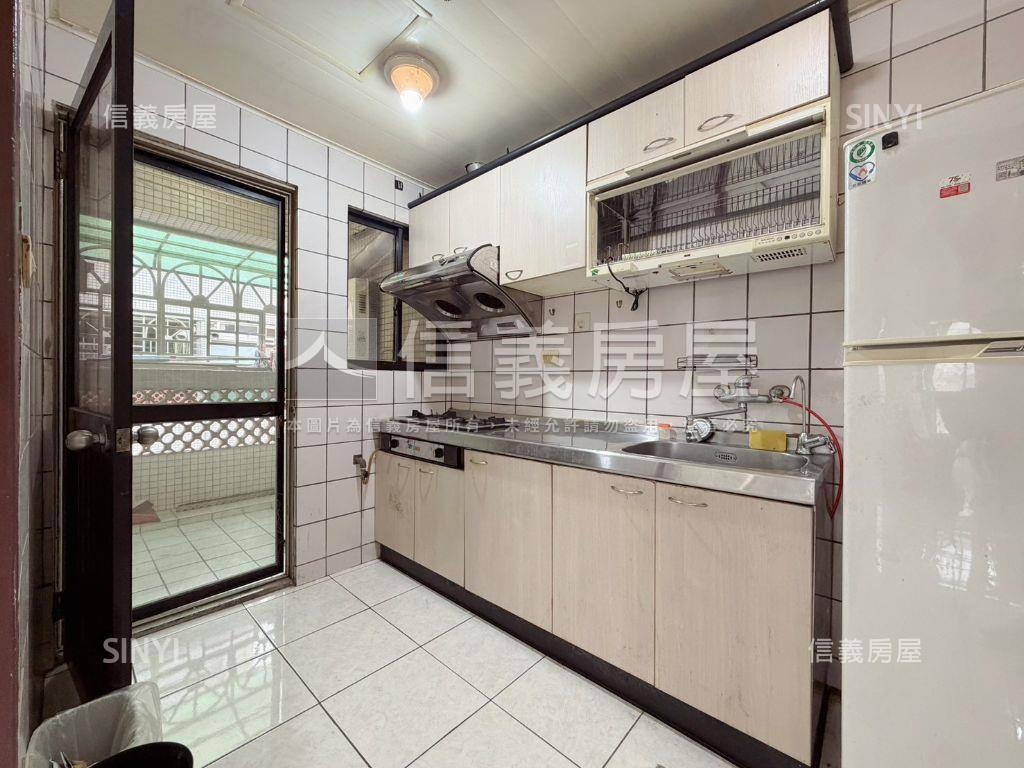 國安國宅雙衛開窗帝王戶房屋室內格局與周邊環境