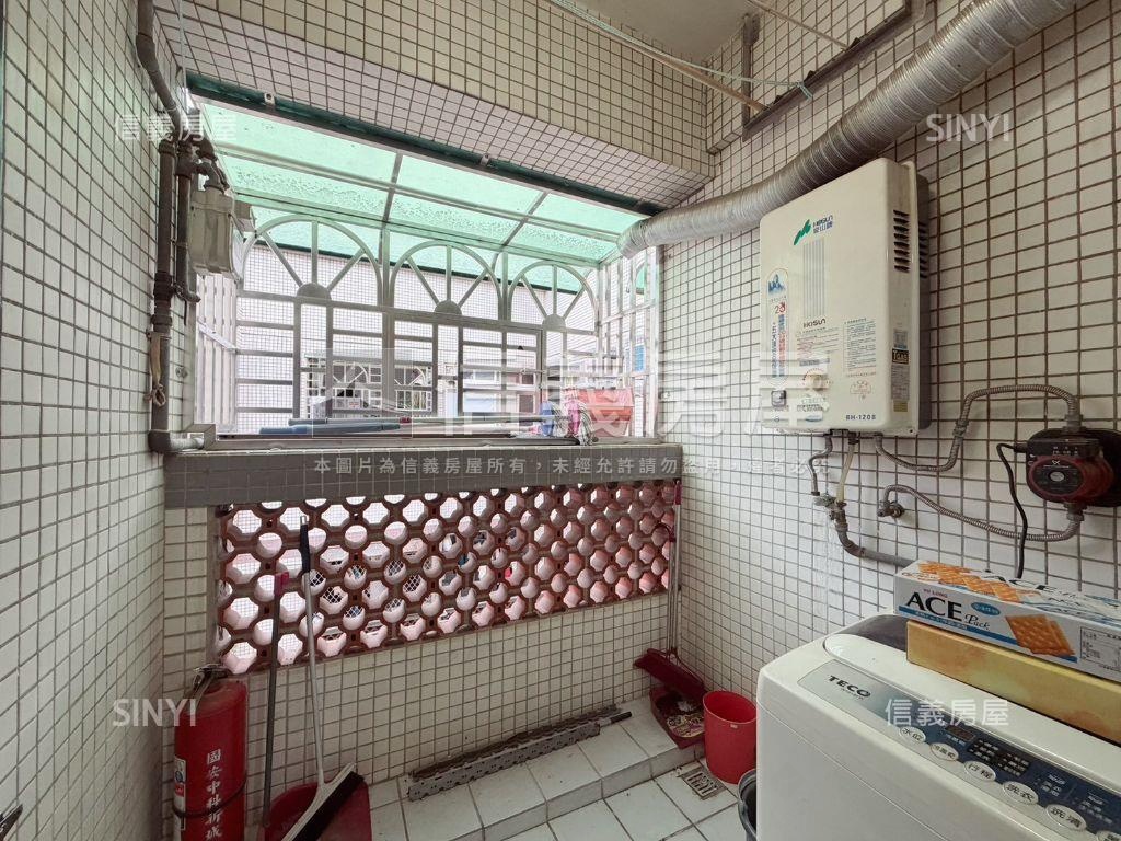 國安國宅雙衛開窗帝王戶房屋室內格局與周邊環境