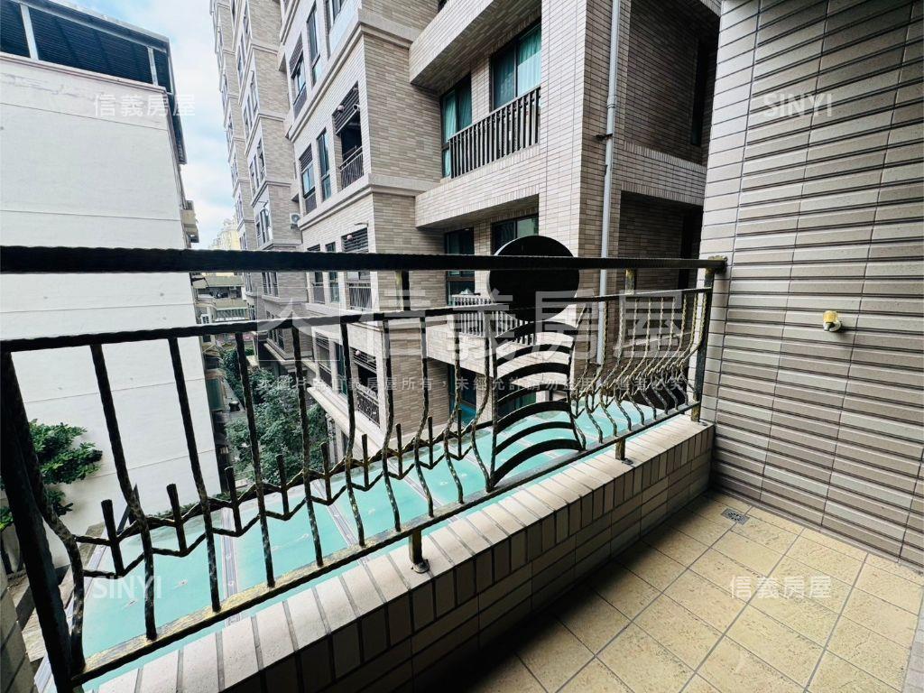 機能佳美樂地２房有車位房屋室內格局與周邊環境