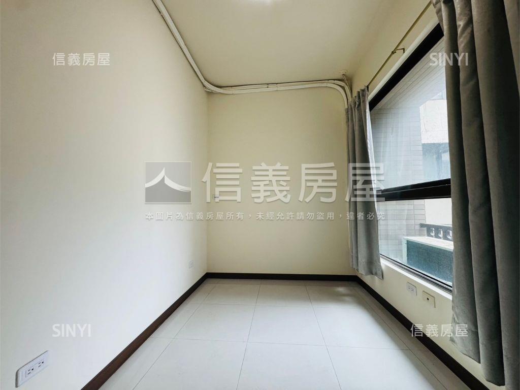 機能佳美樂地２房有車位房屋室內格局與周邊環境