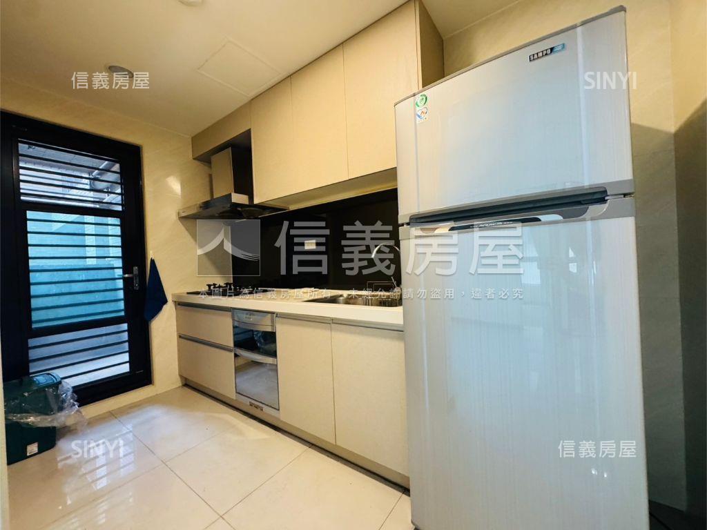 機能佳美樂地２房有車位房屋室內格局與周邊環境