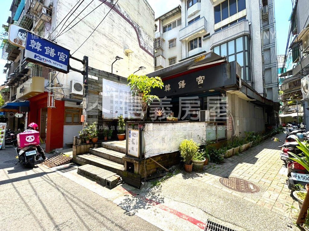 專任‧內科特級ＡＡＡ店面房屋室內格局與周邊環境