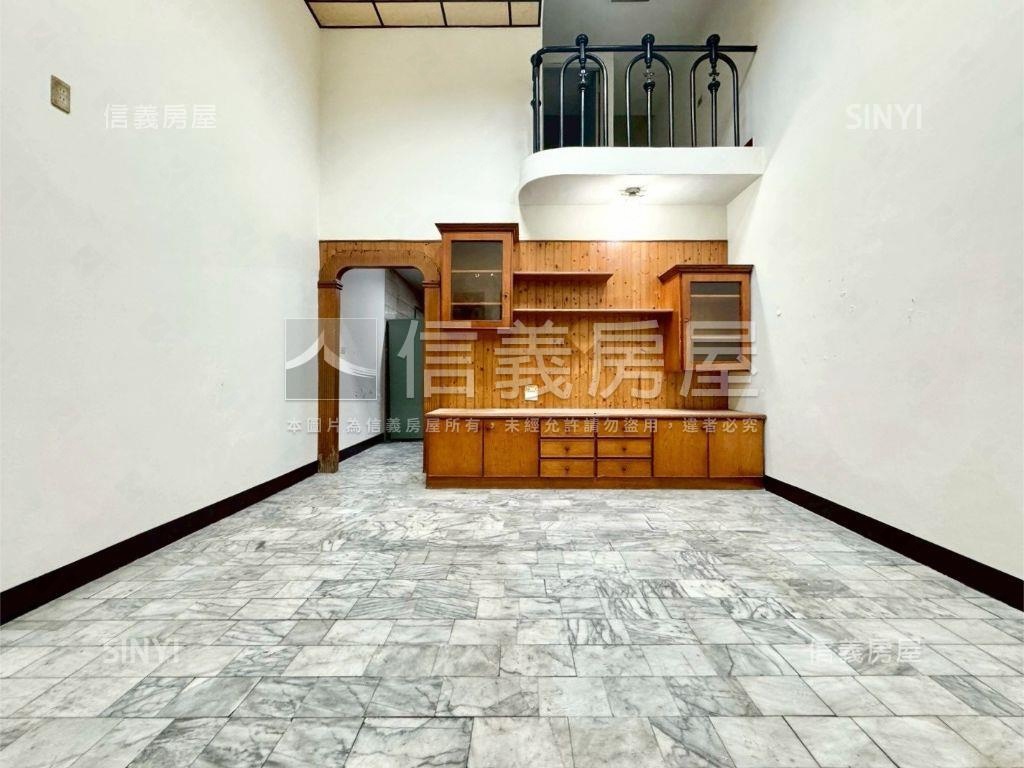 楠梓正街上低總價車墅房屋室內格局與周邊環境