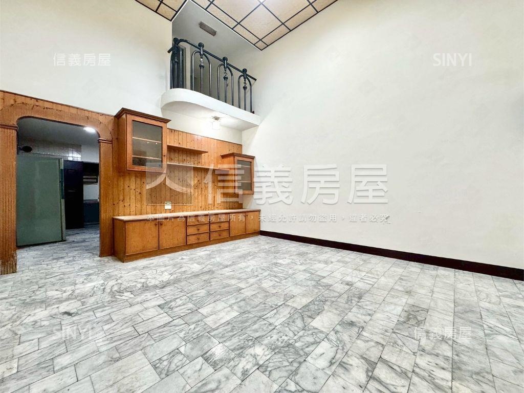 楠梓正街上低總價車墅房屋室內格局與周邊環境