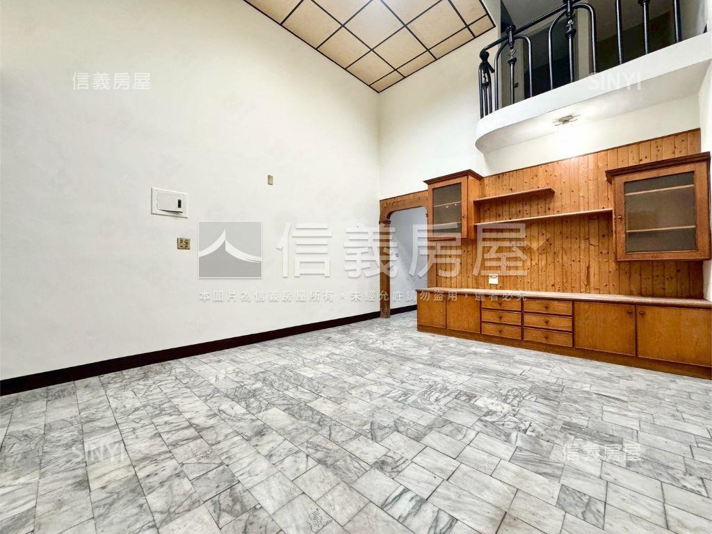 楠梓正街上低總價車墅房屋室內格局與周邊環境