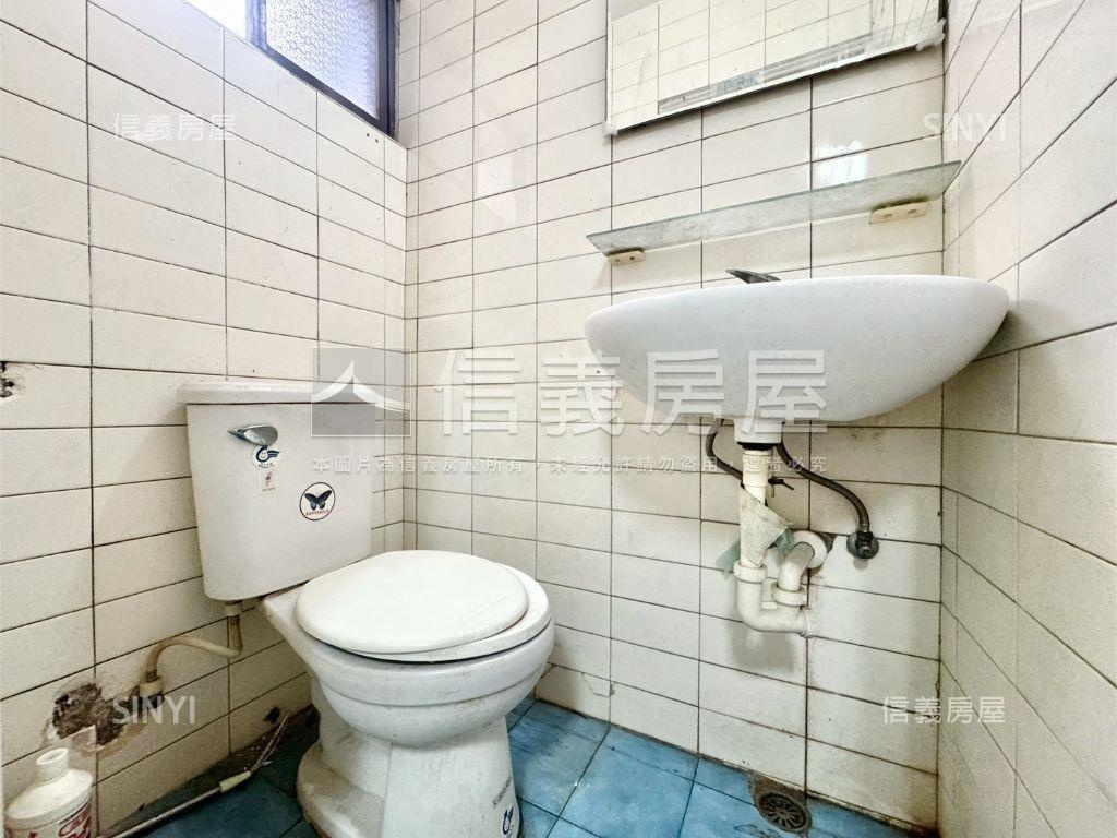 楠梓正街上低總價車墅房屋室內格局與周邊環境