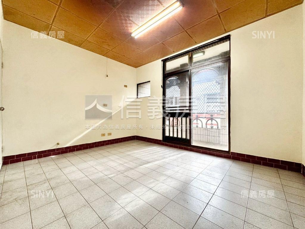 楠梓正街上低總價車墅房屋室內格局與周邊環境