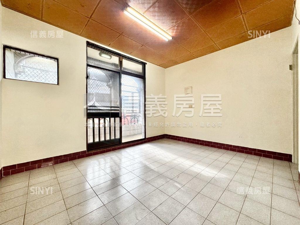 楠梓正街上低總價車墅房屋室內格局與周邊環境