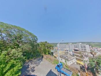 近園區邊間別墅車庫停車