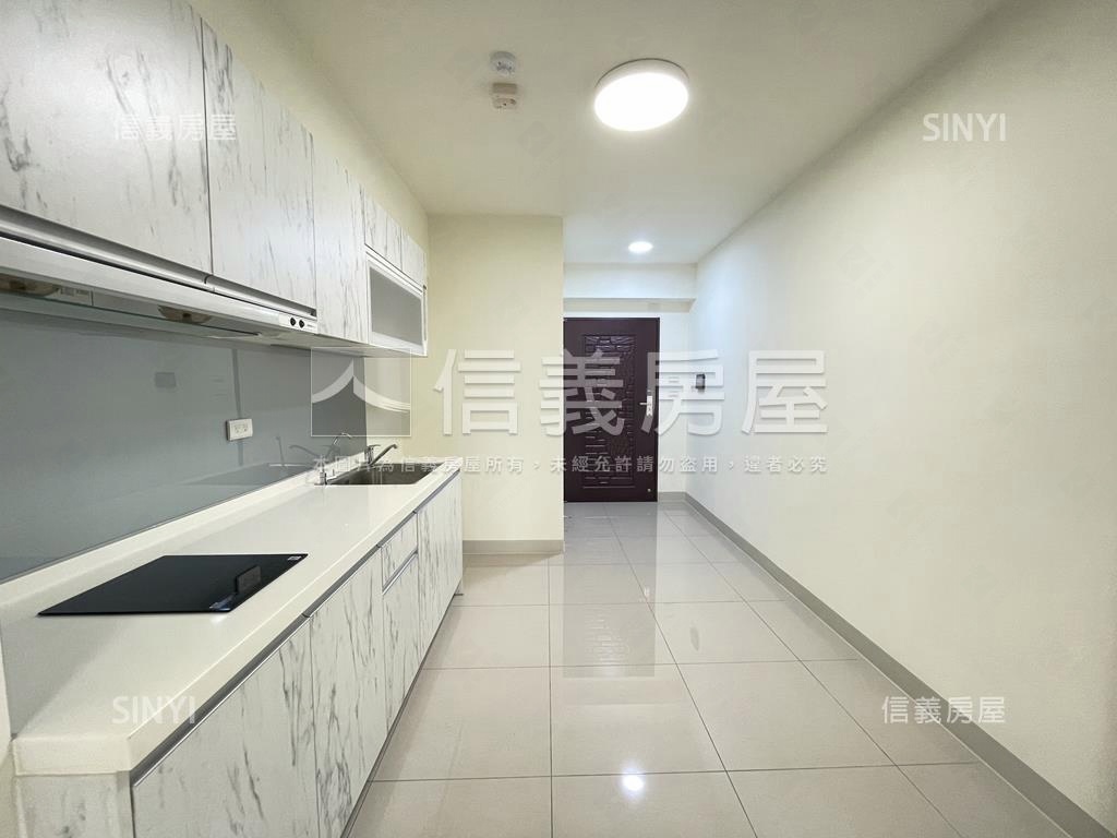 Ｙ１５捷運亞灣大兩房兩衛房屋室內格局與周邊環境