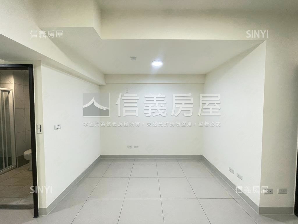 Ｙ１５捷運亞灣大兩房兩衛房屋室內格局與周邊環境