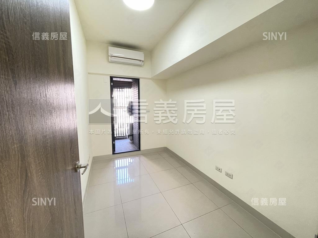 Ｙ１５捷運亞灣大兩房兩衛房屋室內格局與周邊環境