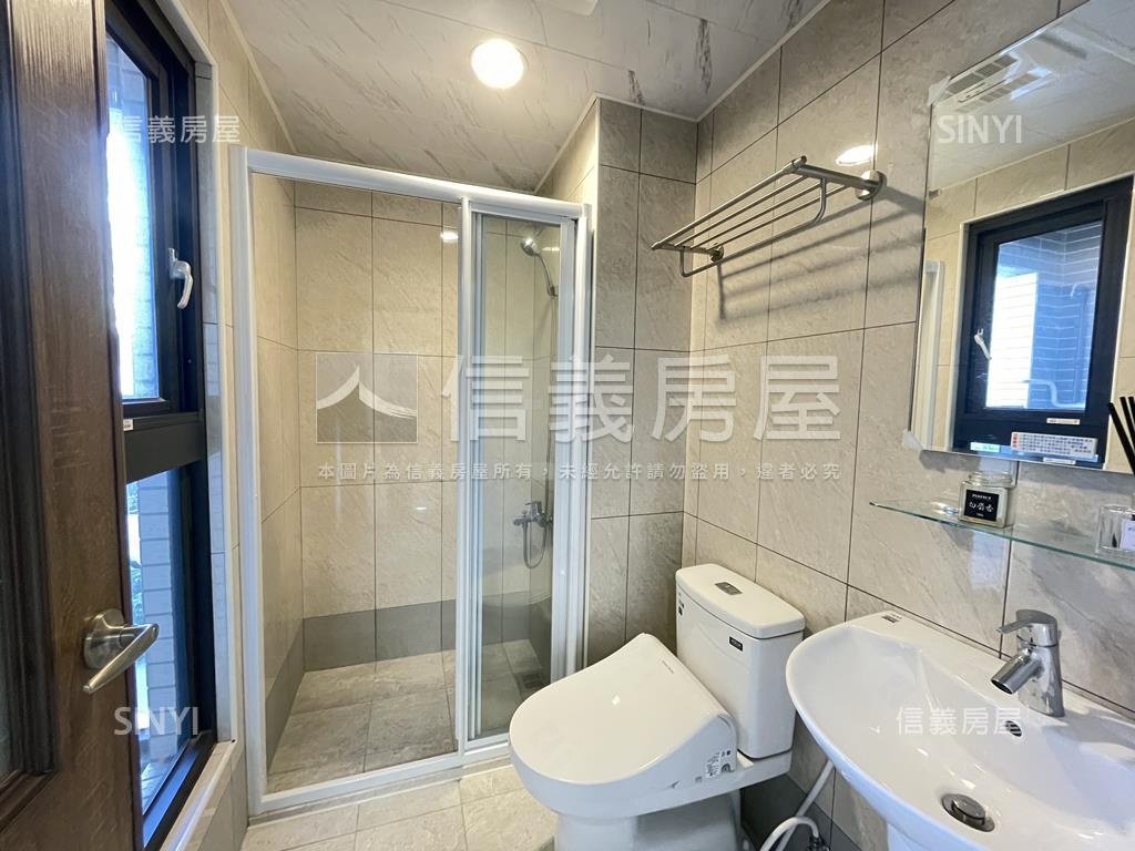 Ｙ１５捷運亞灣大兩房兩衛房屋室內格局與周邊環境