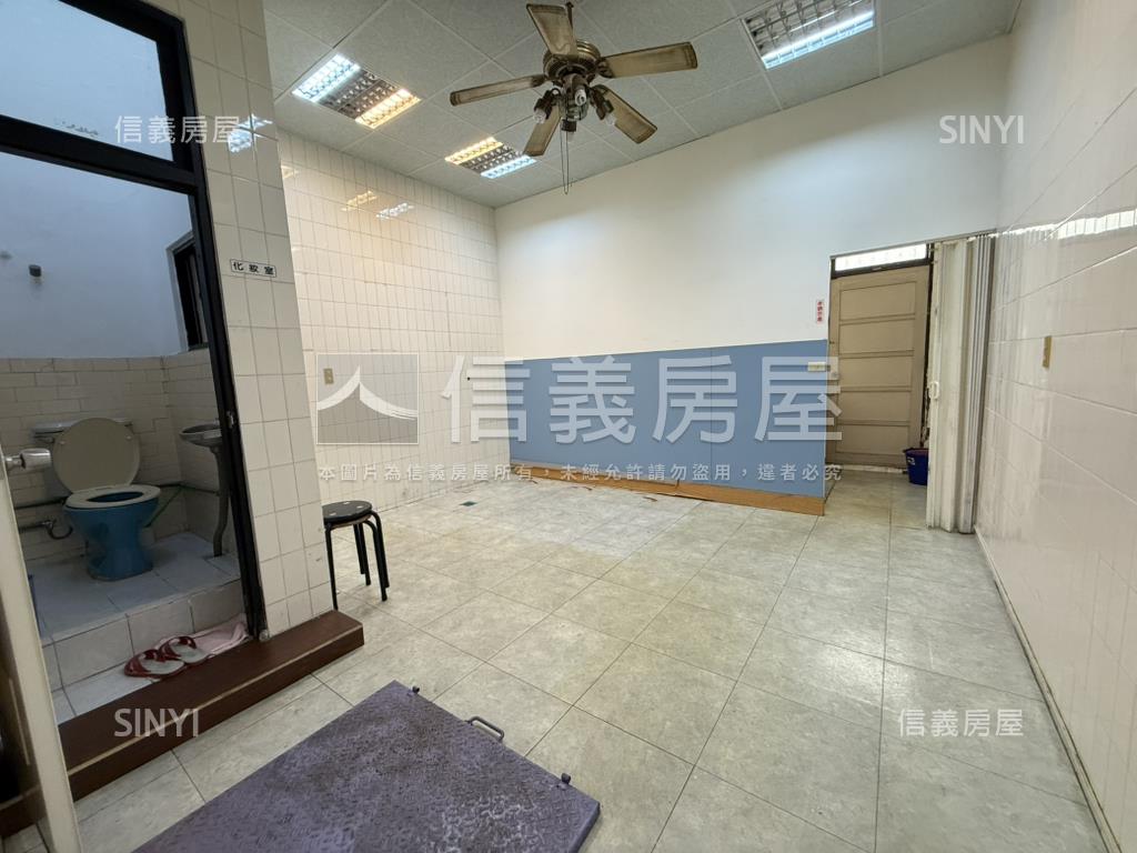 地約３０．２５坪透天店面房屋室內格局與周邊環境