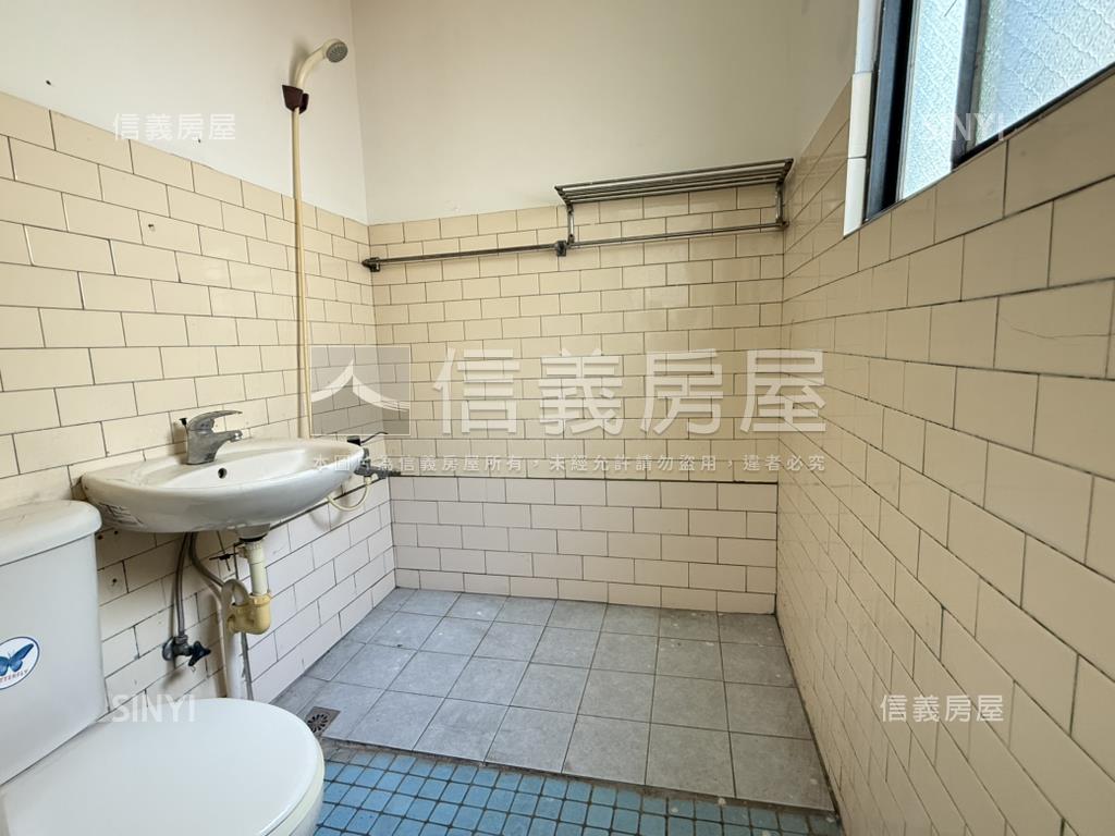 地約３０．２５坪透天店面房屋室內格局與周邊環境
