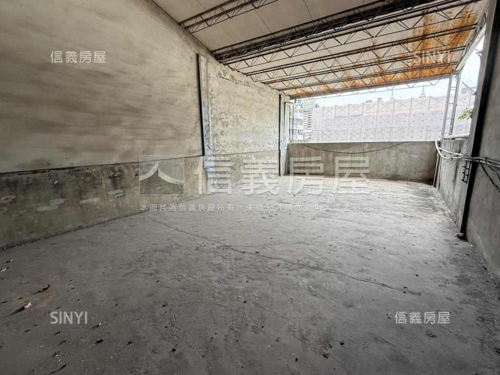 地約３０．２５坪透天店面房屋室內格局與周邊環境