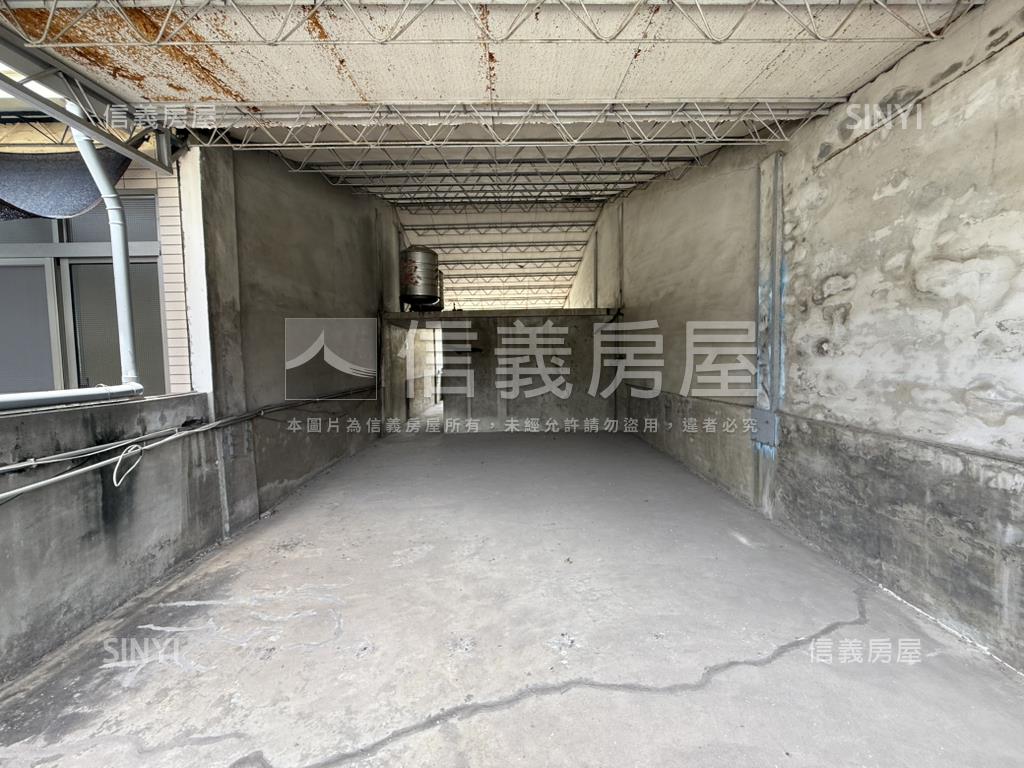 地約３０．２５坪透天店面房屋室內格局與周邊環境